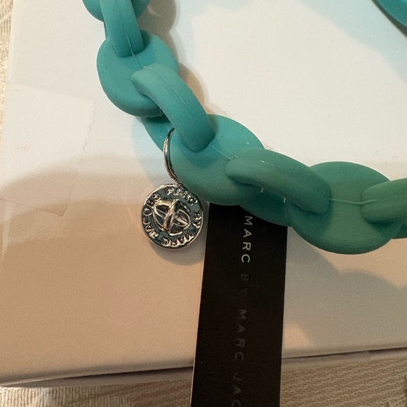 Marc by Marc Jacobs Rubber Stretch Bracelet in Aqua Lagoon - discontinued NWT - Picture 4 of 4